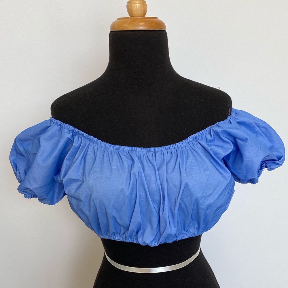 Ladies size small crop top; on or off the shoulder